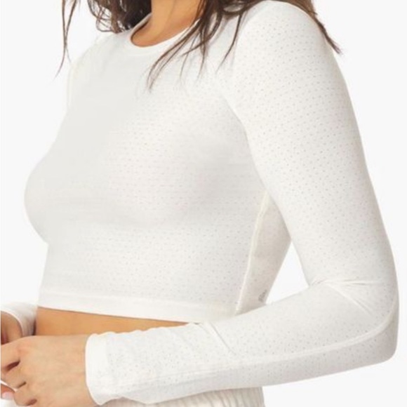 WEWOREWHAT LADIES CROP TOP IN LONG SLEEVE IN A SLIM FIT WITH A CREW NECKLINE - Picture 3 of 5